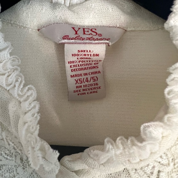 EUC 4 pieces of girls clothing Size XS 4/5 Levi’s & YES - Picture 9 of 15